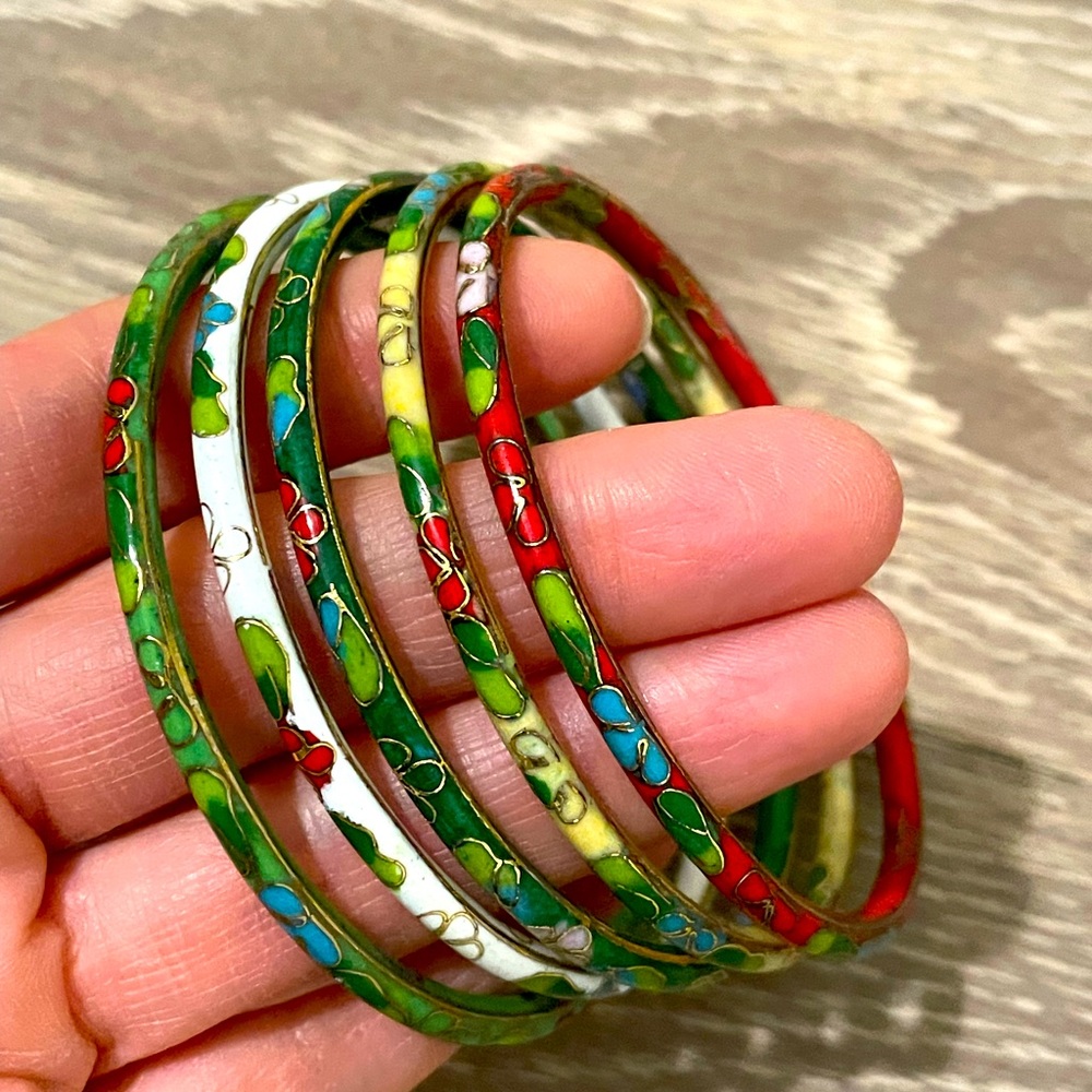 Set of 4 Vintage Cloisonné bangle bracelets